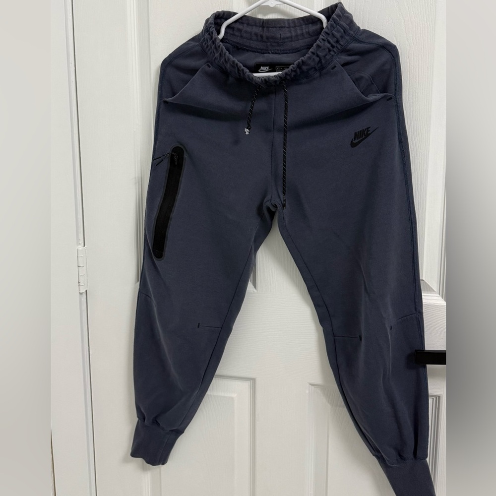 Nike Women's Tech Fleece Mid-Rise Jogger